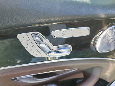 Used 2019 Mercedes-Benz E 300 image 27