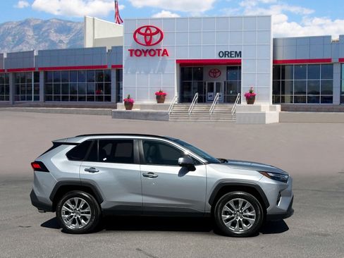 Used 2025 Toyota RAV4 Limited w/ Advanced Technology Package AWD/4WD image 3