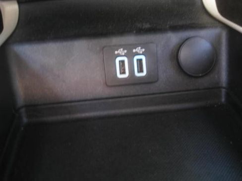 Used 2019 Ford Fusion SE image 21