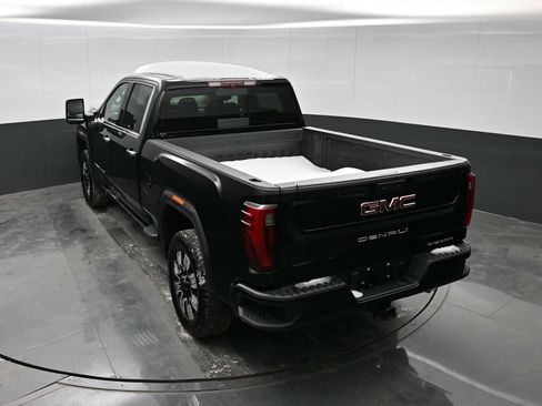 Used 2025 GMC Sierra 2500 Denali image 29