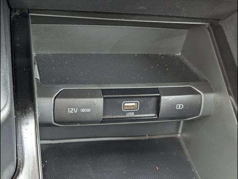 Used 2020 Kia Telluride LX FWD image 17