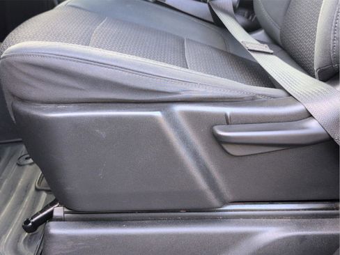 Used 2019 Chevrolet Silverado 1500 Custom w/ Custom Convenience Package image 11