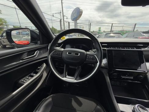 Used 2021 Jeep Grand Cherokee L Laredo AWD/4WD image 21