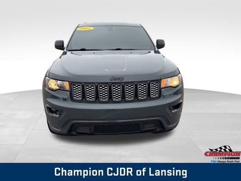 Used 2017 Jeep Grand Cherokee Altitude image 16
