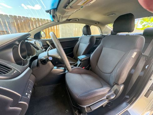 Used 2012 Kia Forte Koup EX FWD image 20