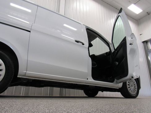 Used 2022 Mercedes-Benz Metris image 24