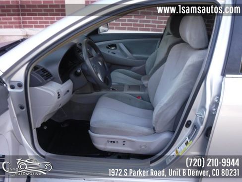 Used 2010 Toyota Camry LE image 11