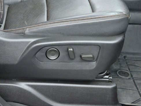 Used 2024 Chevrolet Tahoe High Country AWD/4WD image 37