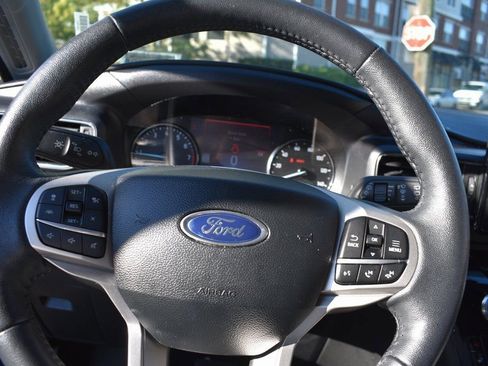 Used 2024 Ford Explorer Limited image 15