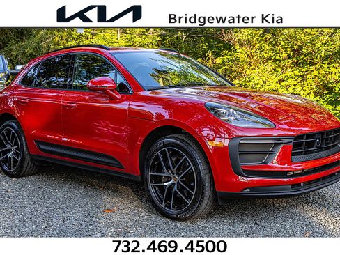 Used 2022 Porsche Macan image 1