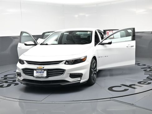 Used 2017 Chevrolet Malibu LT w/ Leather Package FWD image 22
