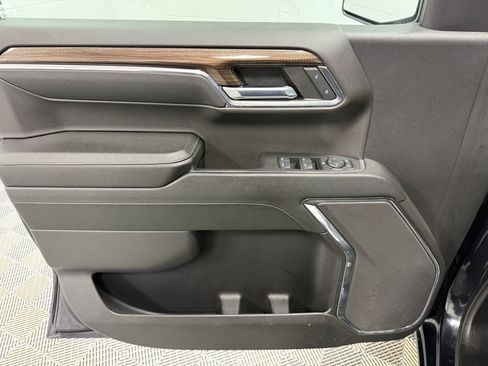 Used 2023 Chevrolet Silverado 1500 LT image 10