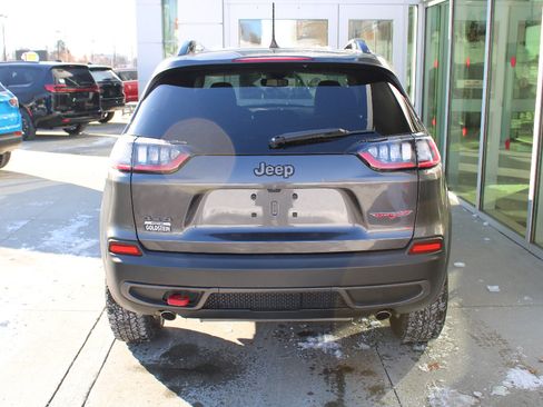 Used 2022 Jeep Cherokee Trailhawk image 6
