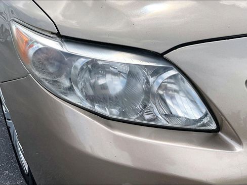 Used 2010 Toyota Corolla LE FWD image 30