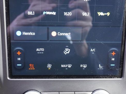 Used 2022 Ford Edge Titanium w/ Equipment Group 301A image 34