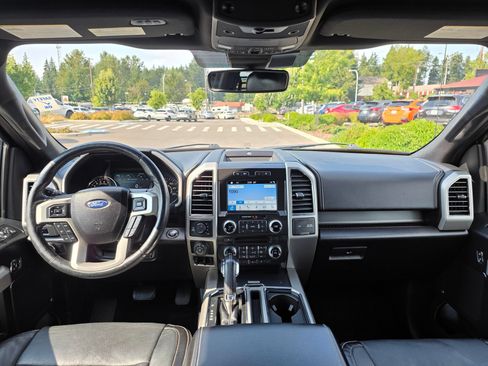 Used 2018 Ford F150 Lariat w/ Equipment Group 502A Luxury AWD/4WD image 11