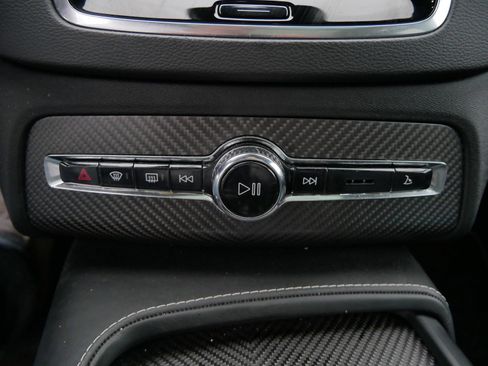 Used 2020 Volvo XC90 T8 R-Design image 15