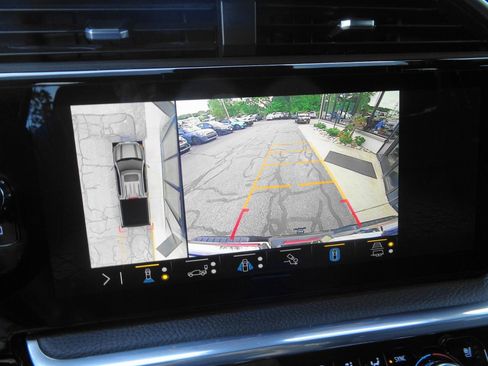 Used 2022 GMC Sierra 1500 Denali w/ Technology Package AWD/4WD image 12