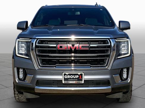 Used 2022 GMC Yukon XL SLT w/ SLT Premium Package AWD/4WD image 4