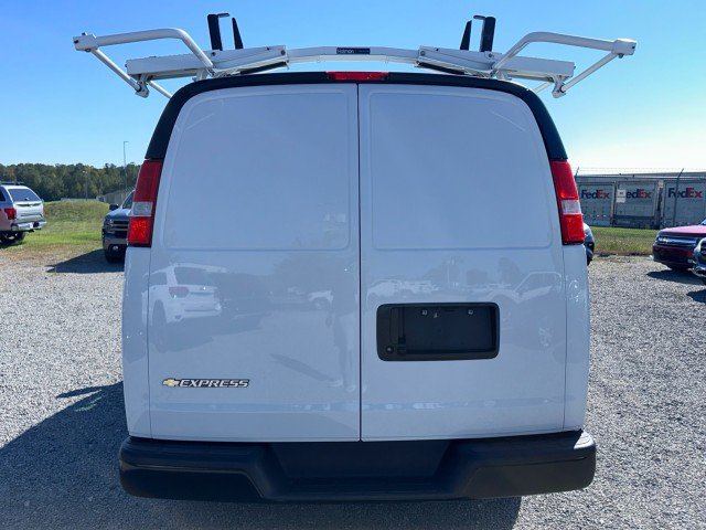Used 2025 Chevrolet Express 2500 w/ Driver Convenience Package RWD image 10