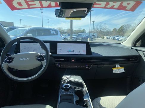 Used 2024 Kia EV6 Wind image 25