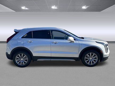 Used 2020 Cadillac XT4 Premium Luxury image 2
