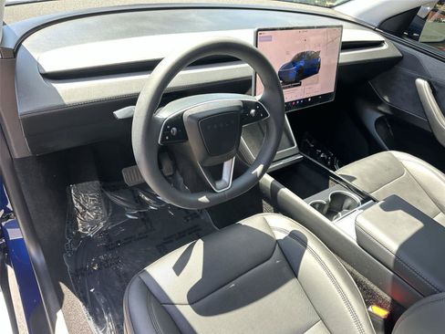 Used 2026 Tesla Model Y Long Range RWD image 2