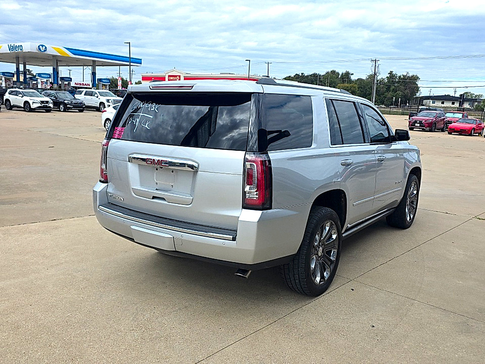 Used 2016 GMC Yukon Denali w/ Open Road Package RWD image 11