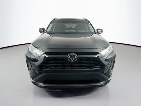 Used 2021 Toyota RAV4 LE FWD image 2