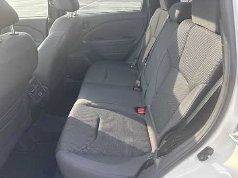 Used 2025 Subaru Forester Premium AWD/4WD image 14