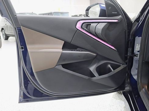 Used 2025 BMW X3 xDrive30i w/ Premium Package image 36