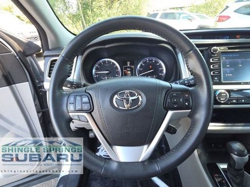 Used 2016 Toyota Highlander Limited AWD/4WD image 43