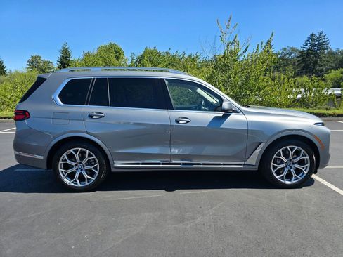 Used 2024 BMW X7 xDrive40i image 2