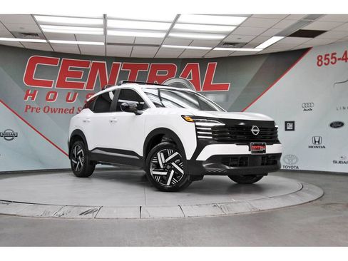 Used 2026 Nissan Kicks SV w/ SV Premium Package FWD image 1
