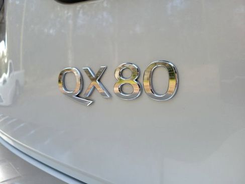 Used 2024 INFINITI QX80 Sensory image 7