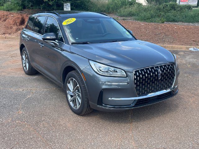 Used 2025 Lincoln Corsair Grand Touring w/ Equipment Group 301A AWD/4WD image 3