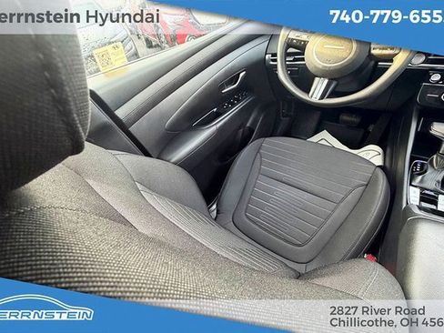 Certified 2025 Hyundai Santa Cruz SE image 11