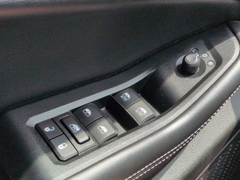 Used 2024 Jeep Grand Cherokee L Laredo RWD image 30
