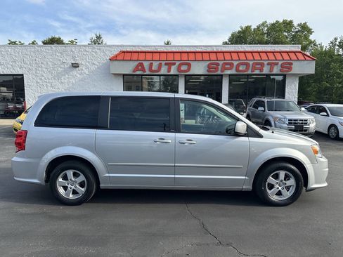 Used 2012 Dodge Grand Caravan SE FWD image 4