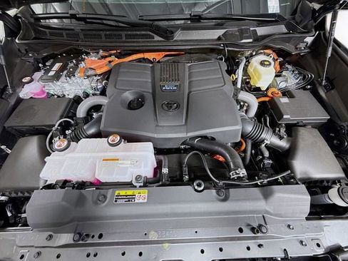 New 2026 Toyota Tundra Platinum AWD/4WD image 30