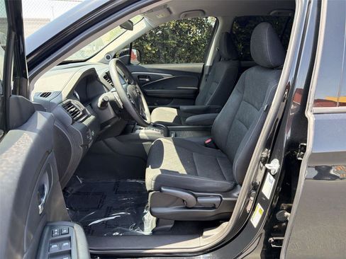 Used 2023 Honda Ridgeline Sport image 12