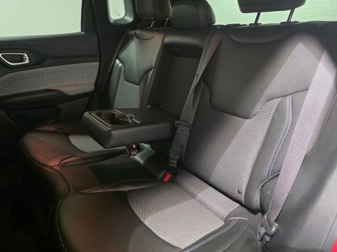 Used 2023 Jeep Compass Latitude AWD/4WD image 25