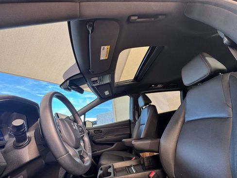 Used 2023 Honda Odyssey Sport image 11