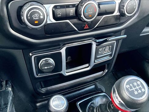 Used 2020 Jeep Gladiator Sport AWD/4WD image 34