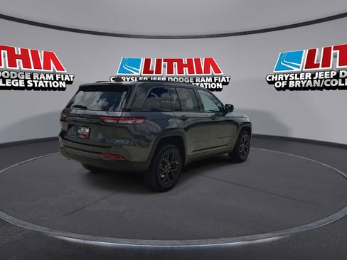 New 2026 Jeep Grand Cherokee Altitude RWD image 8