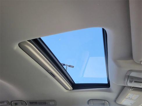 Used 2017 INFINITI QX80 Base w/ Driver Assistance Package image 8