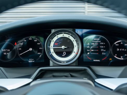 Certified 2024 Porsche 911 Carrera S RWD image 31