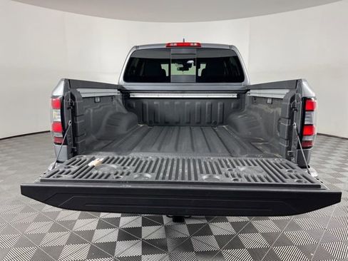 Used 2025 Nissan Frontier SV w/ SV Convenience Package RWD image 46