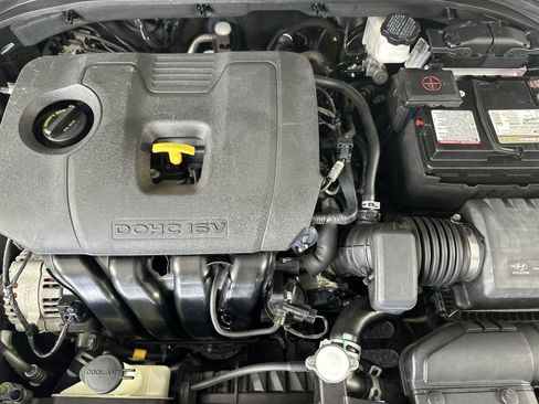 Used 2019 Hyundai Elantra SE w/ Cargo Package image 32