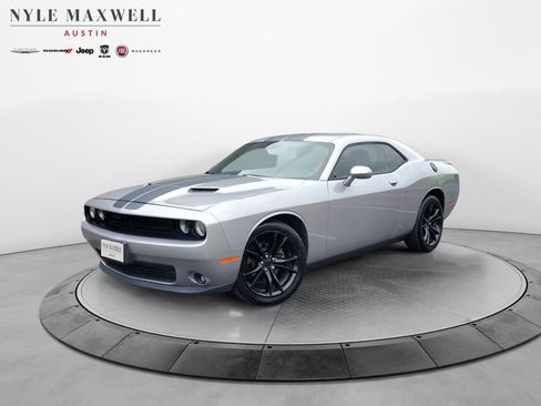 Used 2016 Dodge Challenger SXT w/ Blacktop Package image 1